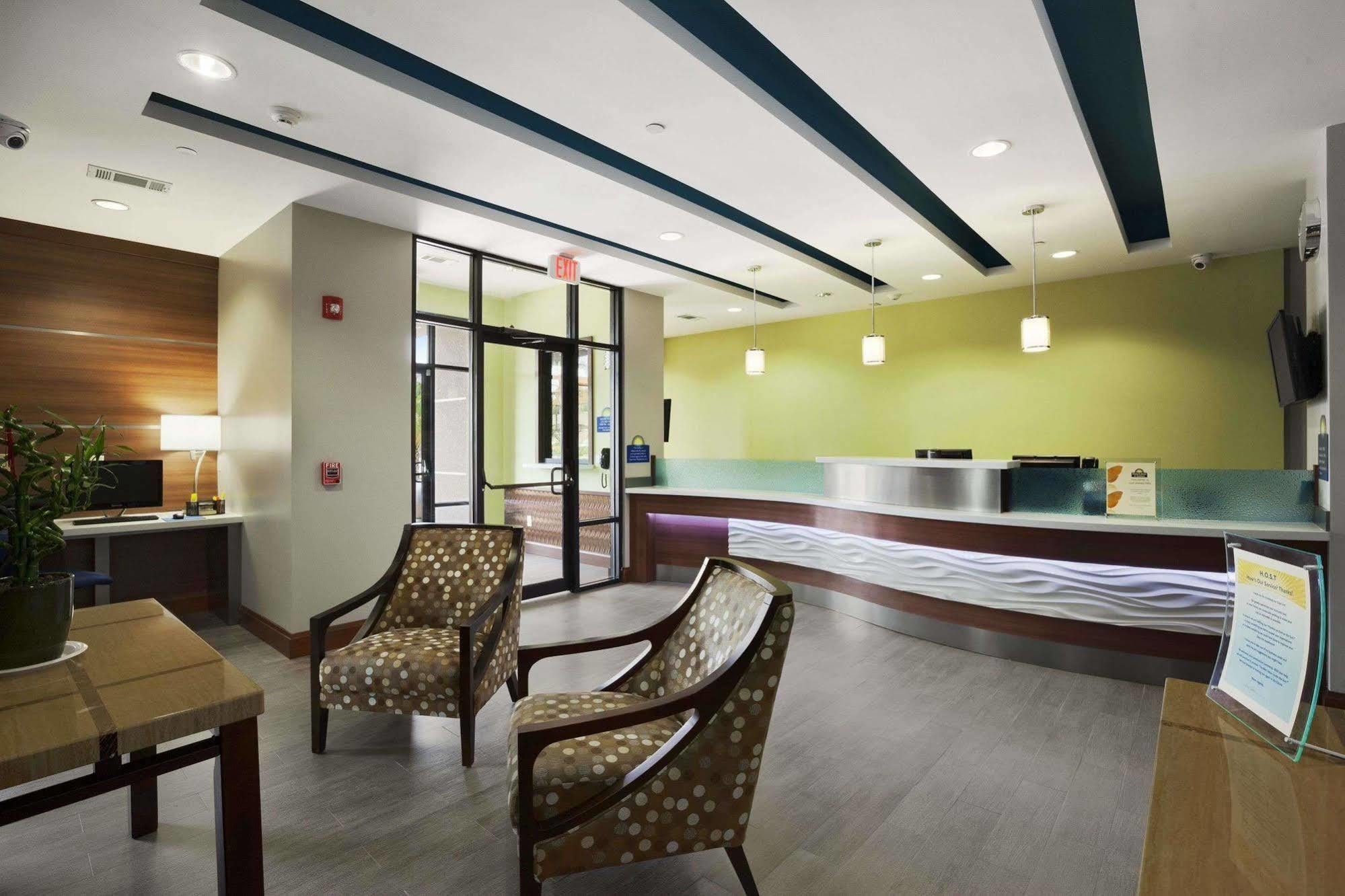 Days Inn & Suites By Wyndham Houston North-Spring Westfield Dış mekan fotoğraf