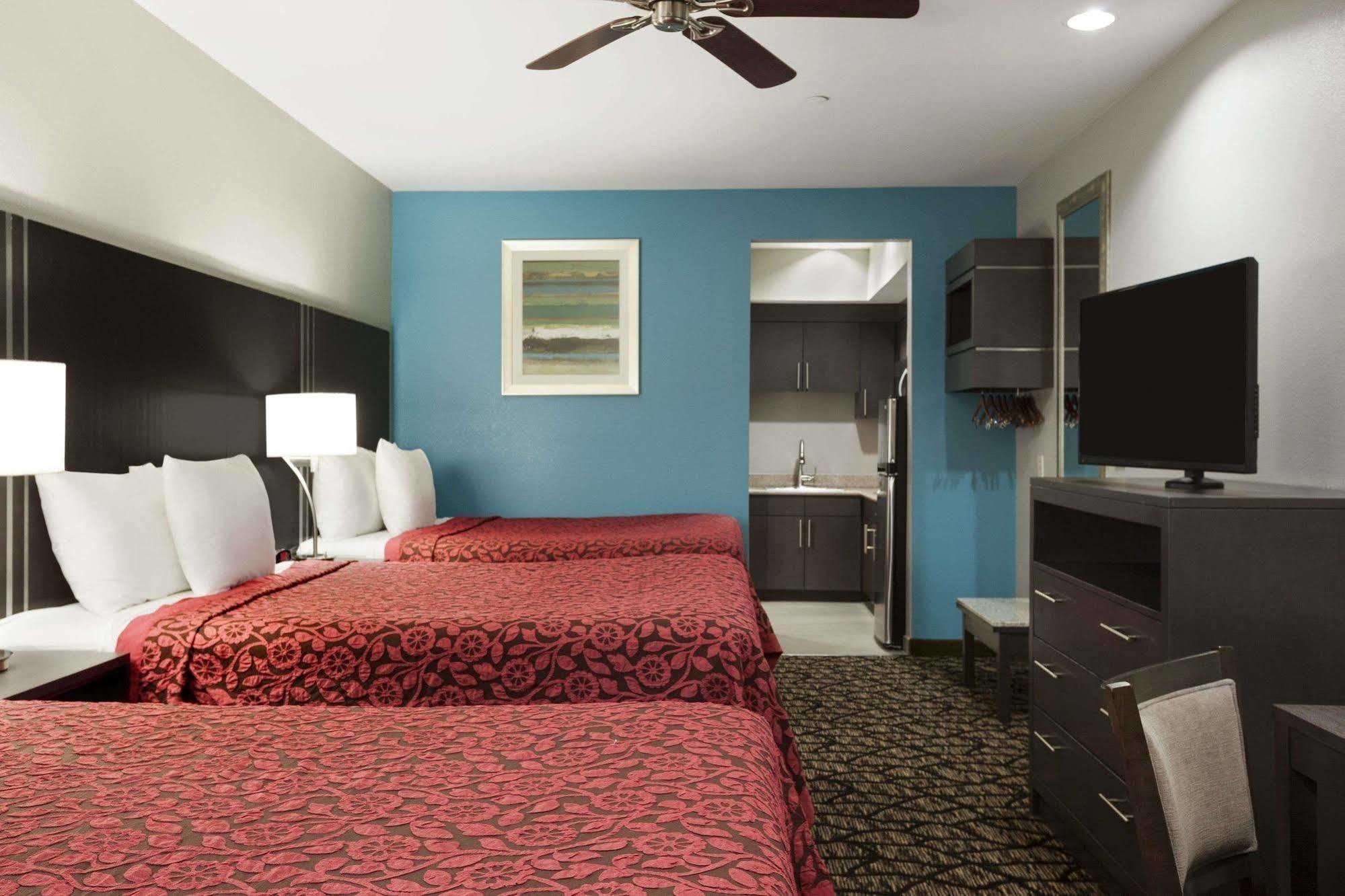 Days Inn & Suites By Wyndham Houston North-Spring Westfield Dış mekan fotoğraf