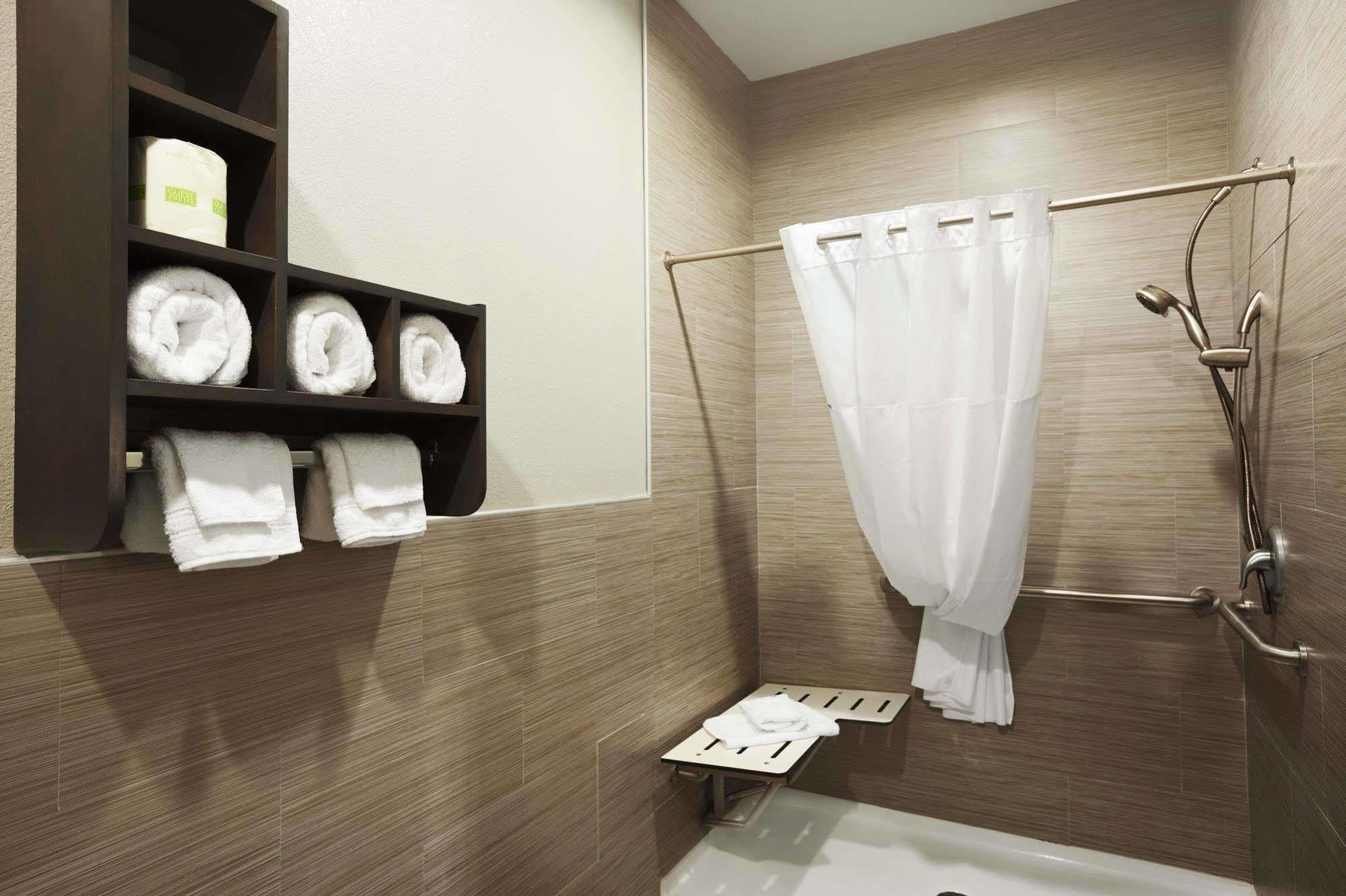 Days Inn & Suites By Wyndham Houston North-Spring Westfield Dış mekan fotoğraf