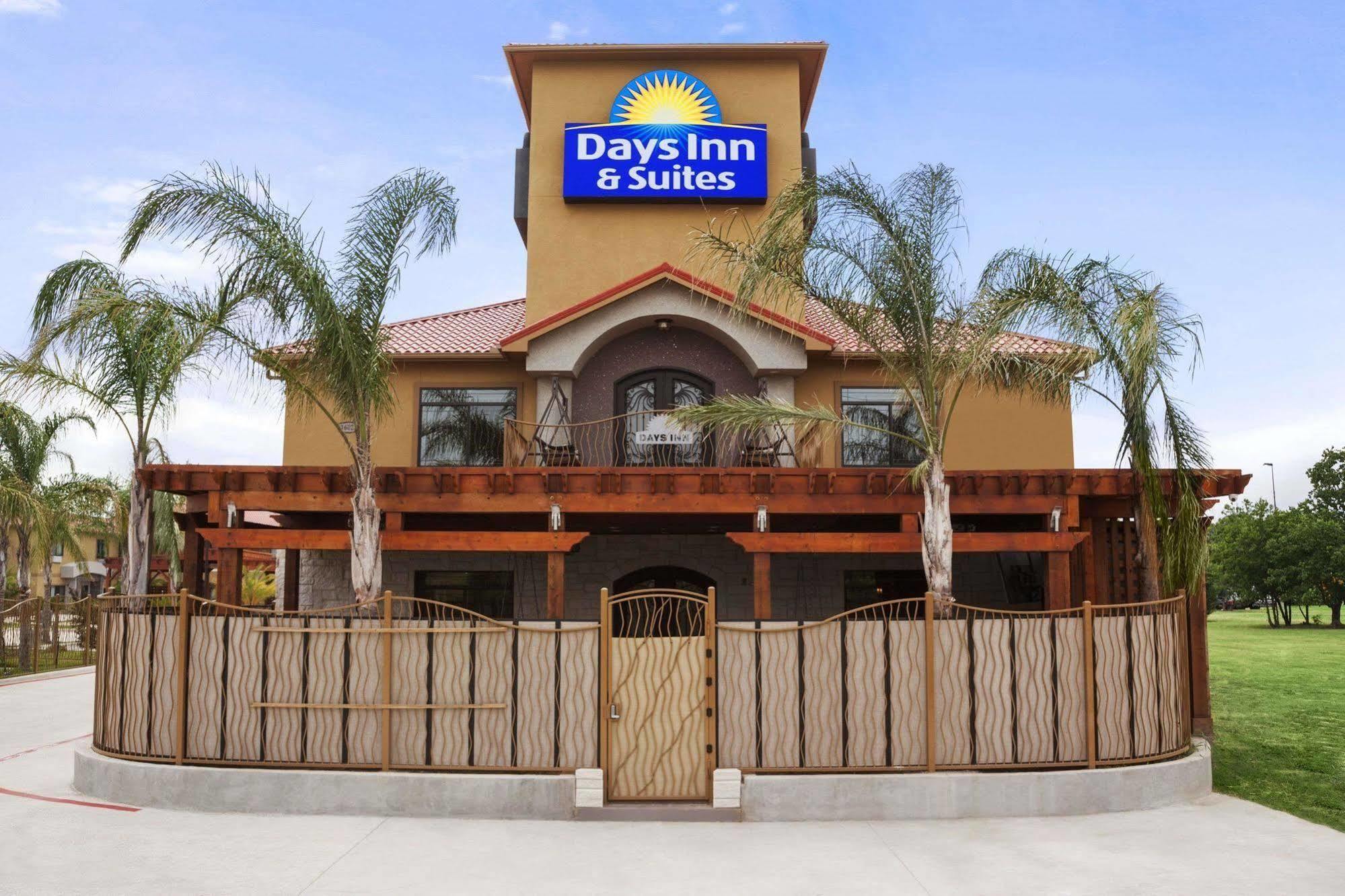 Days Inn & Suites By Wyndham Houston North-Spring Westfield Dış mekan fotoğraf